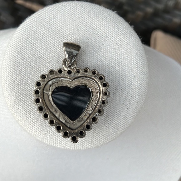 Pewter Medallion Heart Pendant - Picture 3 of 3